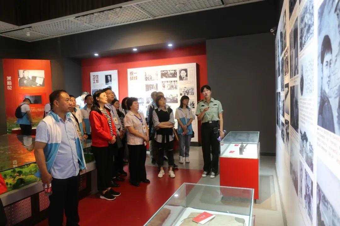参观.jpg