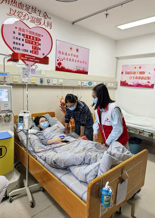 张晓蓓造血干细胞捐献采集现场_副本.jpg 张晓蓓造血干细胞捐献采集现场_副本.jpg